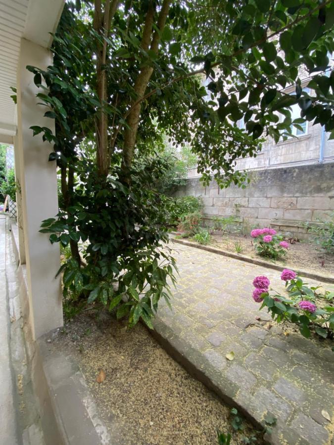 joli studio à proximité des thermes Rochefort  Esterno foto